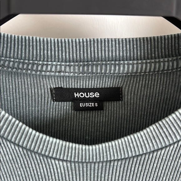 House Blue Short Sleeve Crop Top Small - Picture 2 of 7